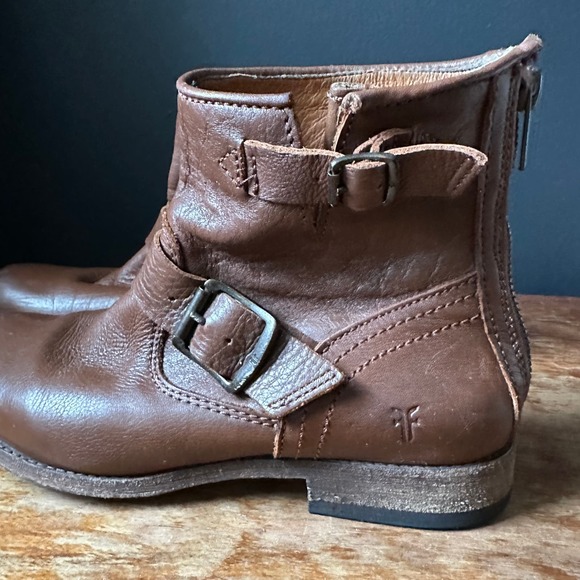 Frye Tyler Engineer Leather Ankle Buckle Boots in Cognac Size 7 - Picture 5 of 10